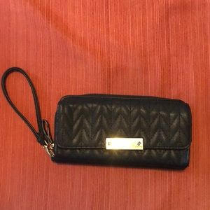 Jessica Simpson wristlet - Black